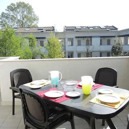 For 8 Guests In A Quiet Area