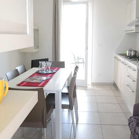 For 8 Guests In A Quiet Area *